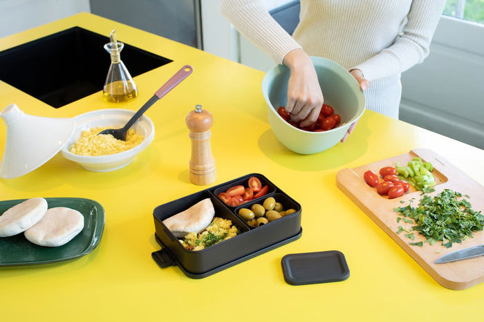 MAKE&TAKE BENTO PUSDIENU KASTĪTE LIELĀ 16,7 X 25,5, H 6,2 CM, PELĒKA, PLASTMASA