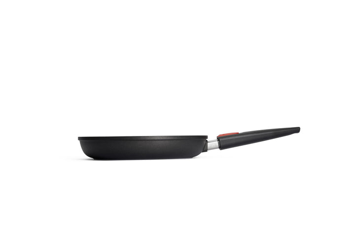 NOWO TITANIUM INDUCTION PANNA 26CM AR NOŅEM.ROKT., INDUKCIJAI